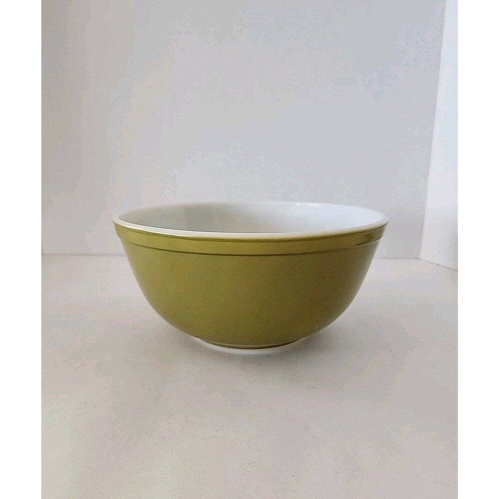 Vintage PYREX Avocado Green Verde 2 1/2 Quart Mixing Nesting Bowl #403 USA